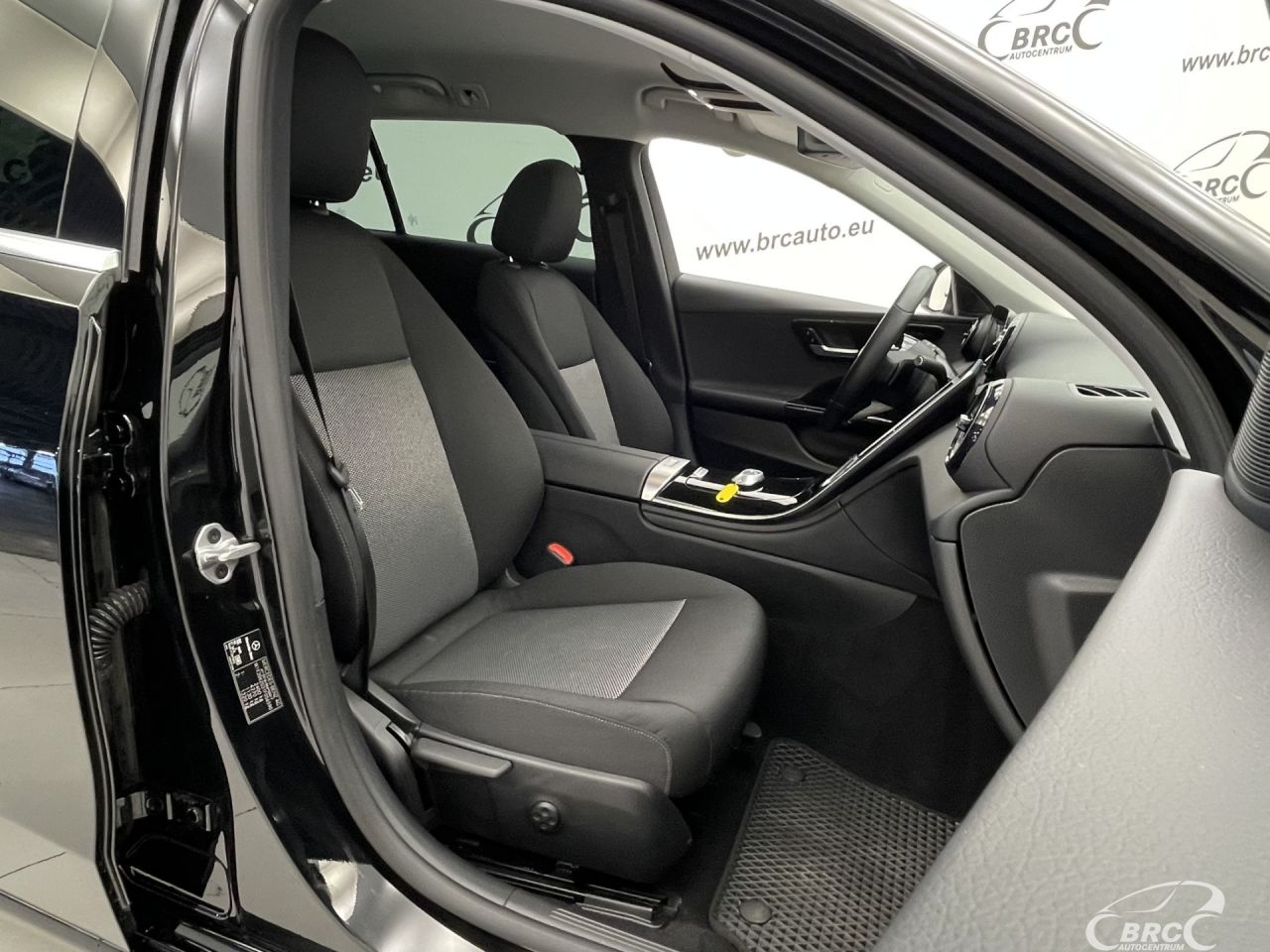 Mercedes-Benz C200 | 6