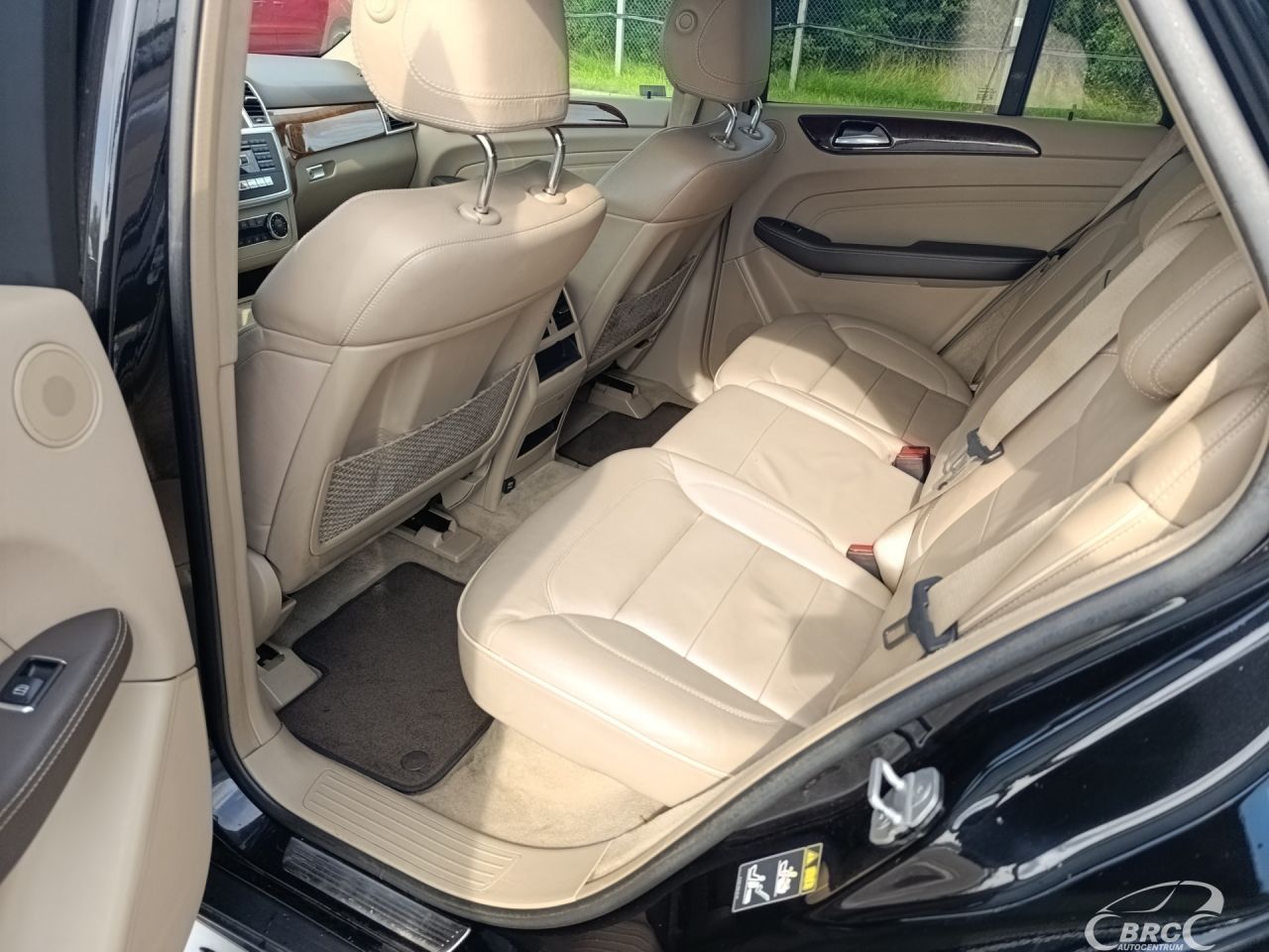 Mercedes-Benz ML350 | 10