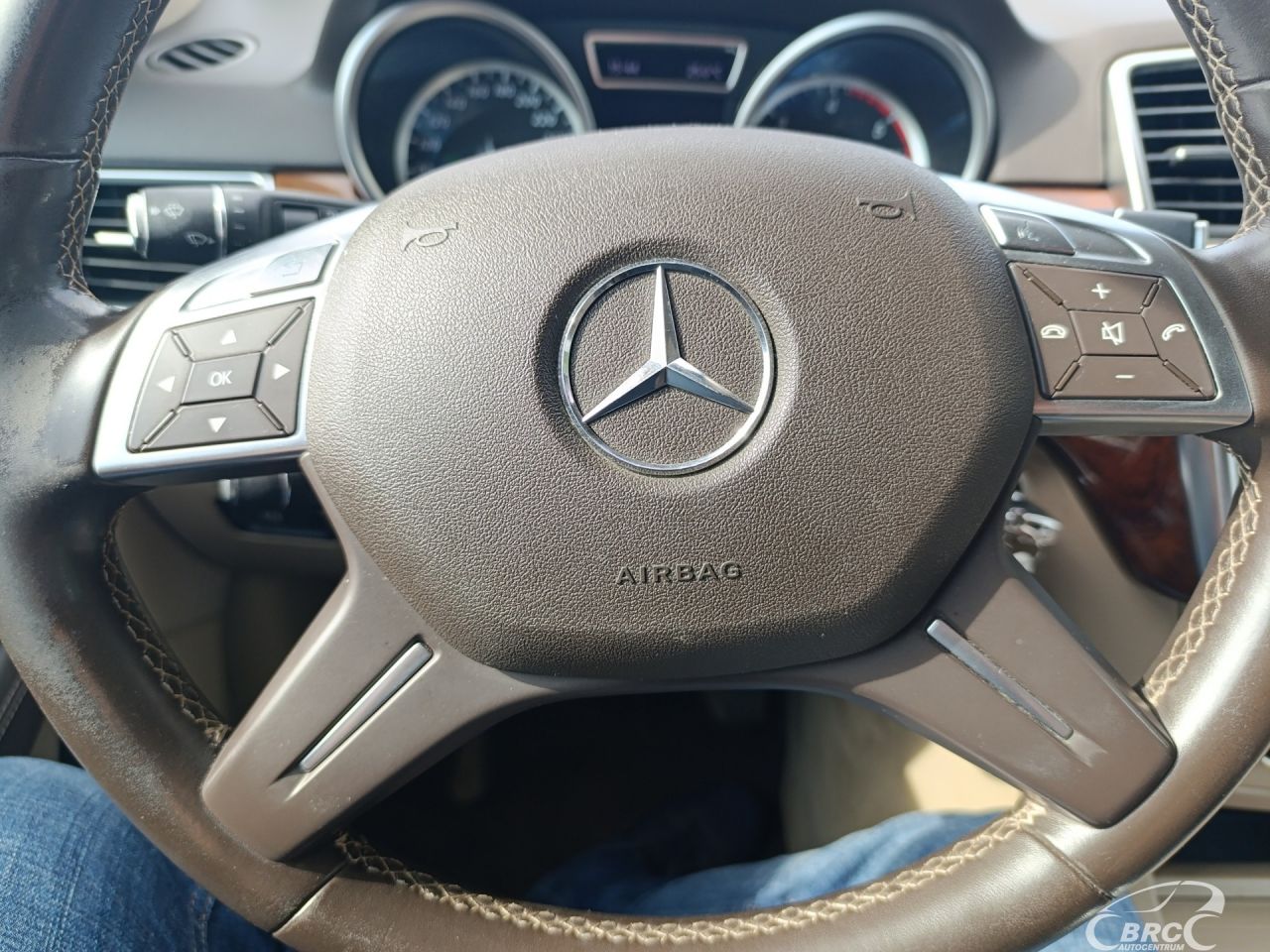 Mercedes-Benz ML350 | 15
