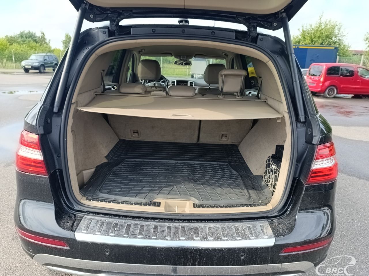 Mercedes-Benz ML350 | 8