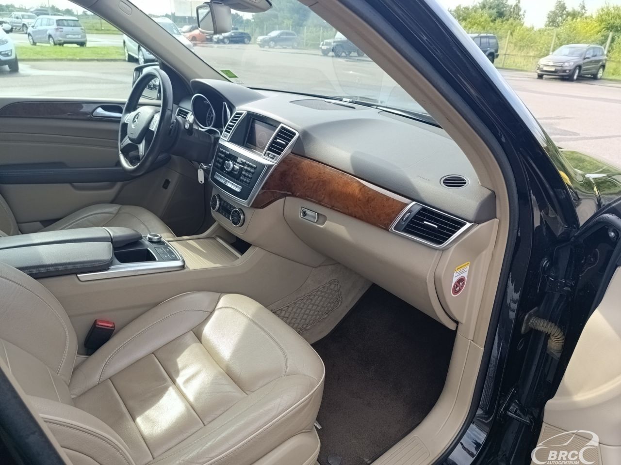 Mercedes-Benz ML350 | 14