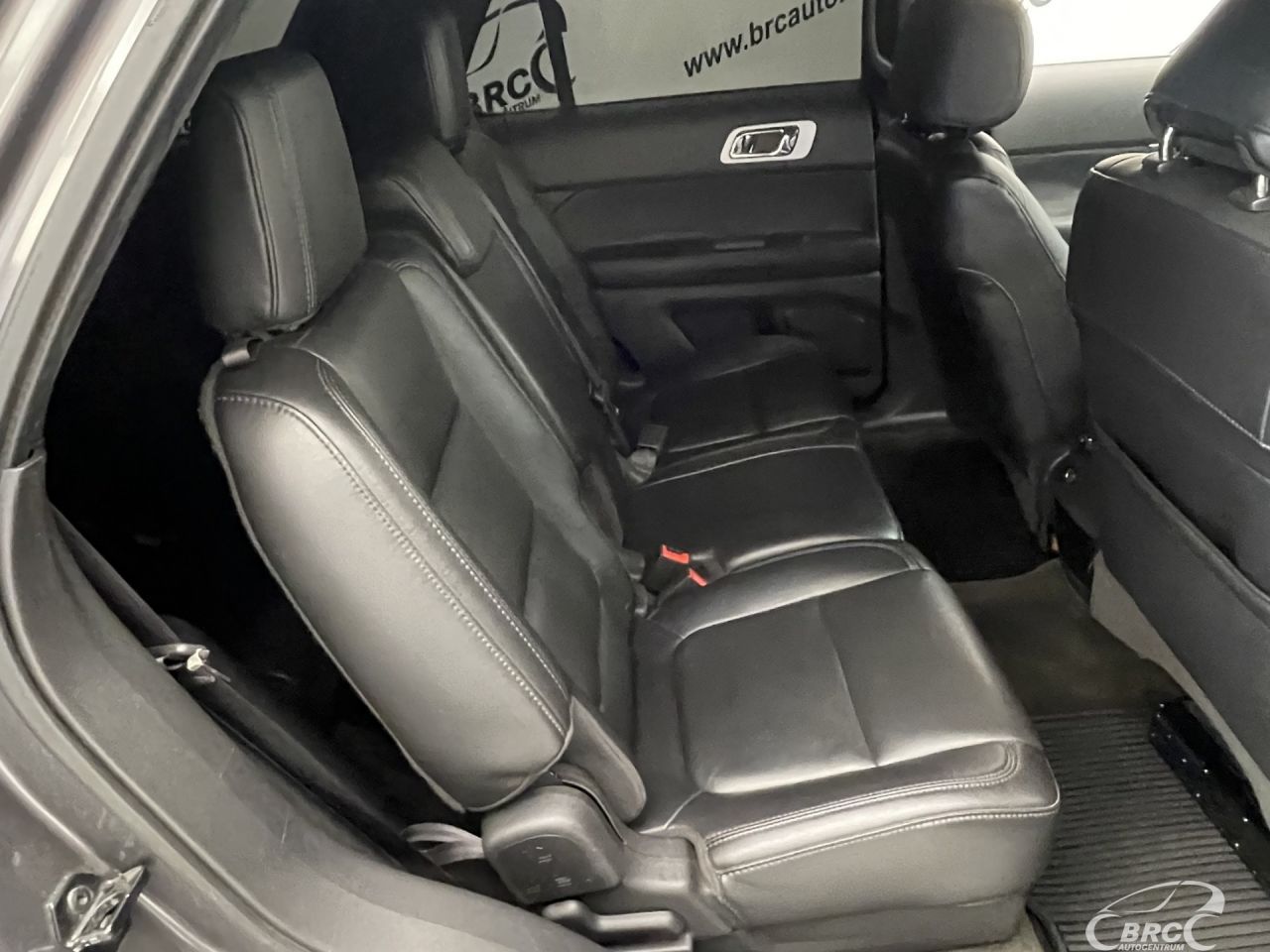 Ford Explorer | 10