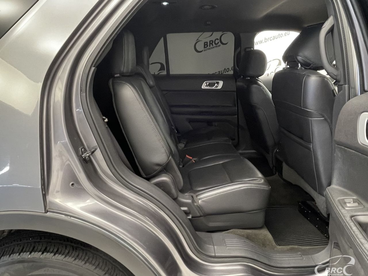 Ford Explorer | 9