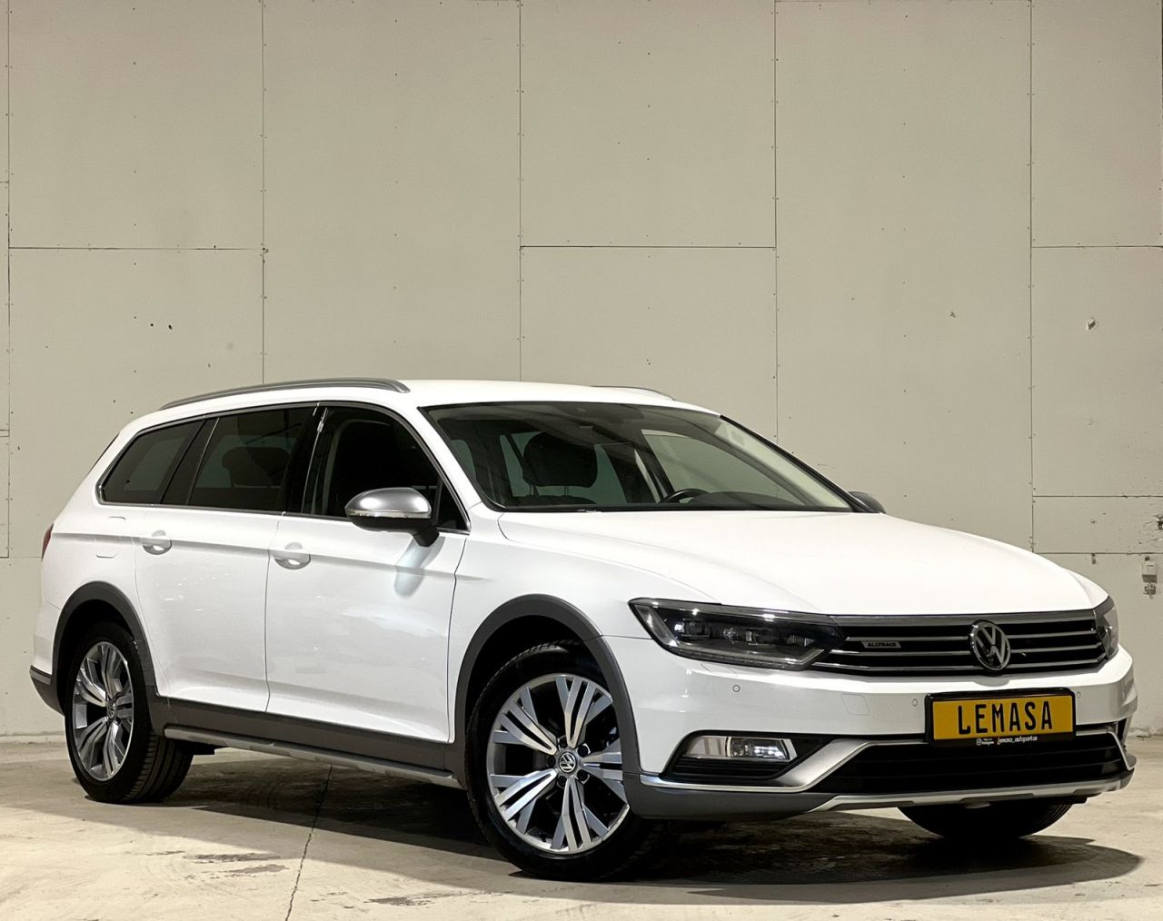 Volkswagen Passat | 1