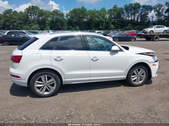 Audi Q3 | 12