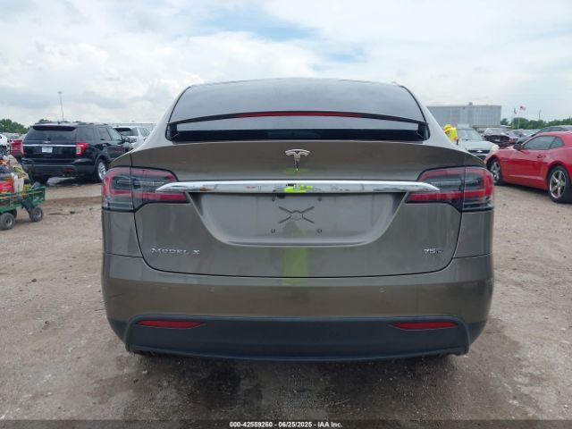 Tesla Model X | 14