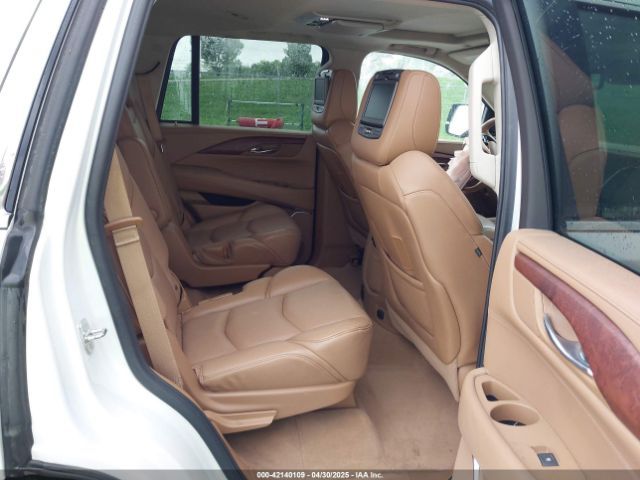 Cadillac Escalade | 7