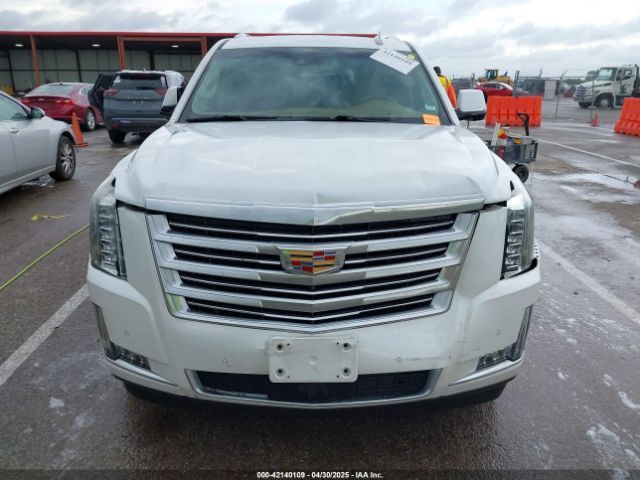 Cadillac Escalade | 11