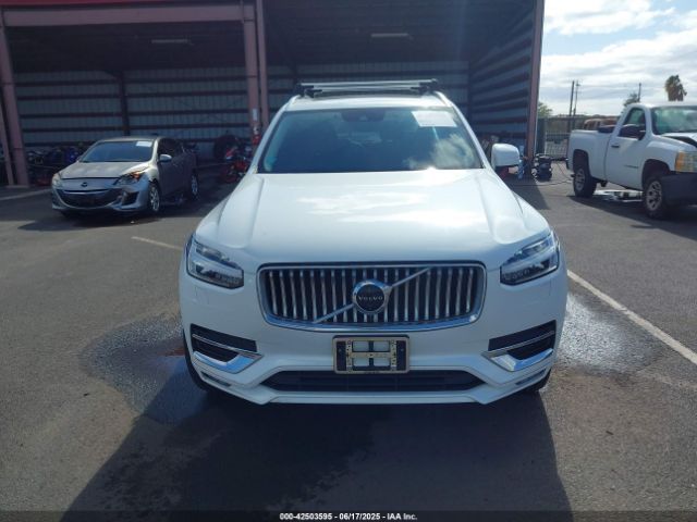 Volvo XC90 | 12