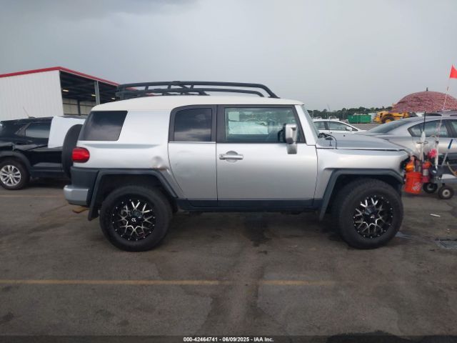 Toyota FJ Cruiser | 12