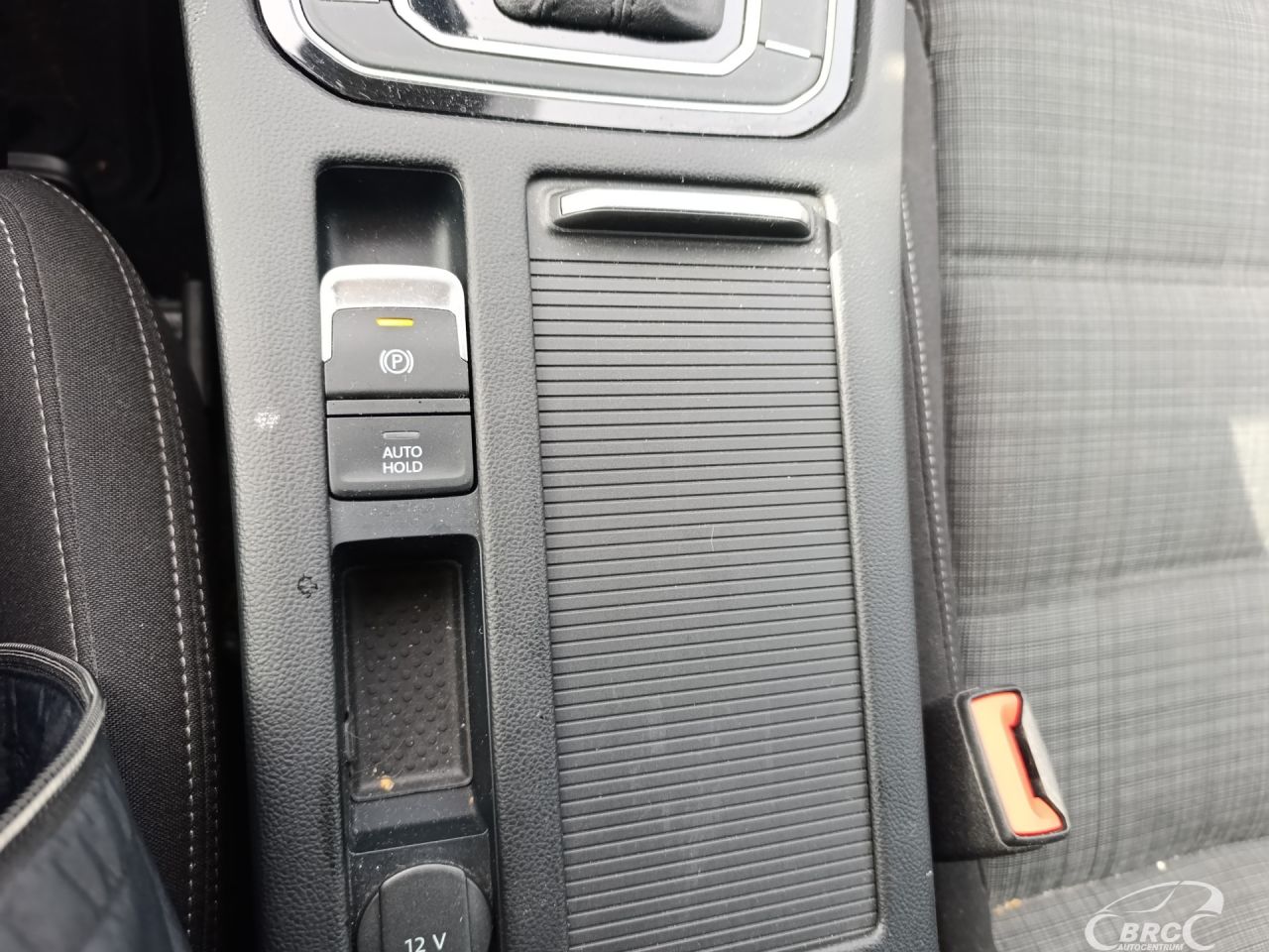Volkswagen Passat | 37