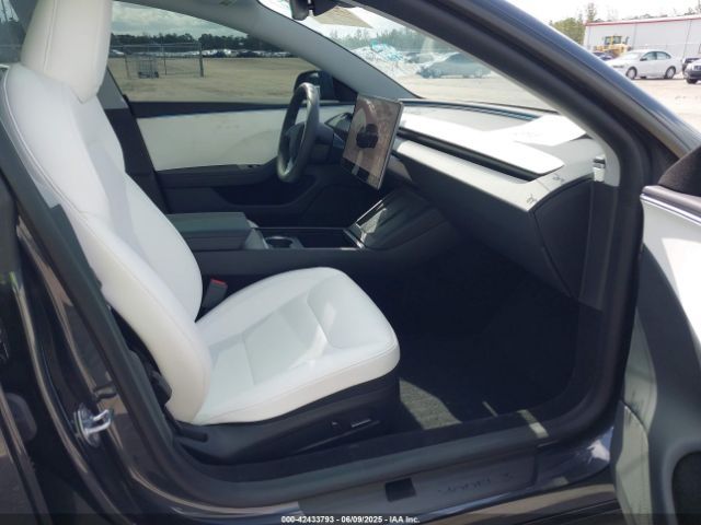 Tesla Model 3 | 4