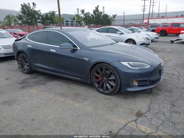 Tesla Model S, hečbekas