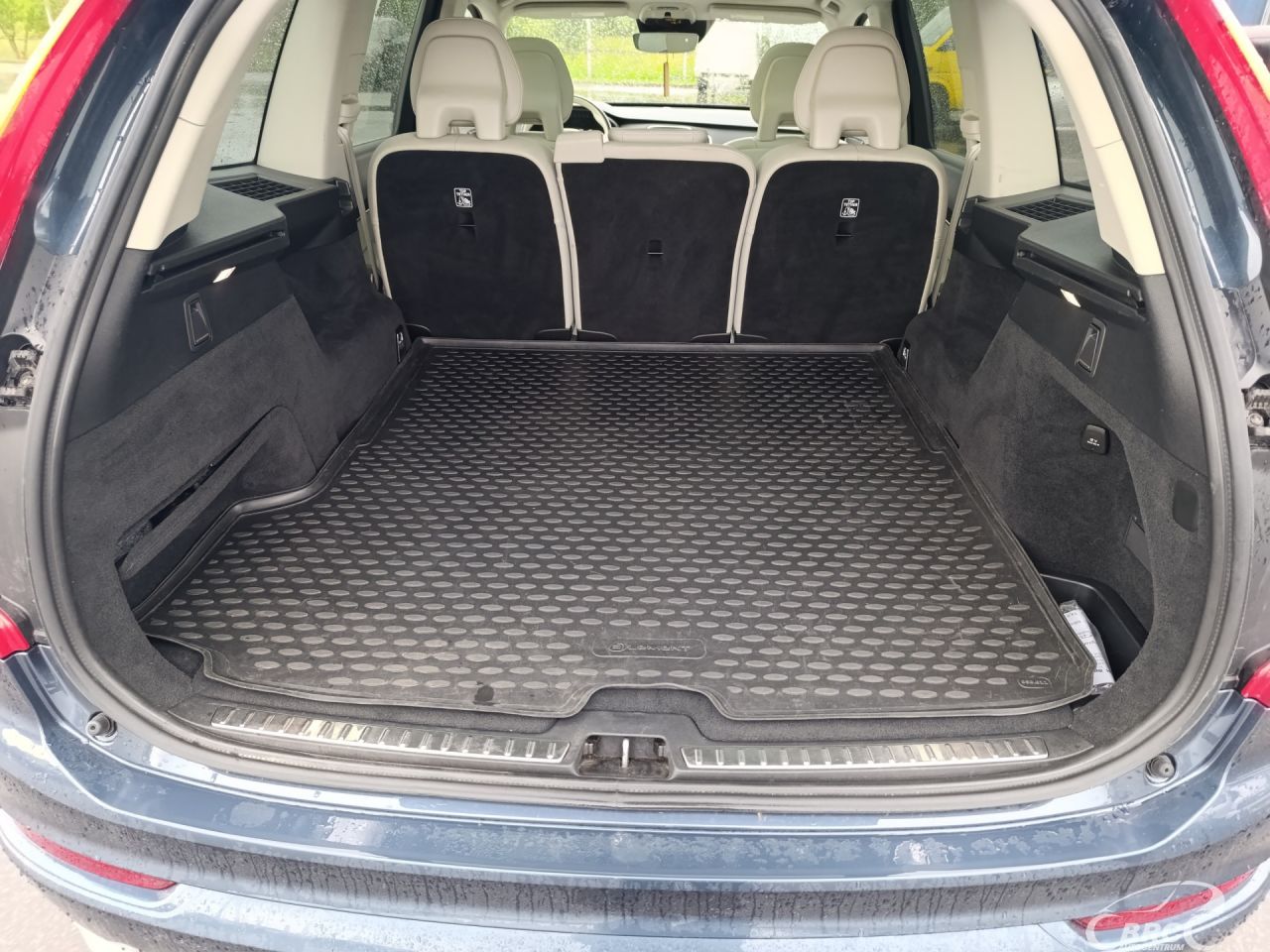 Volvo XC90 | 17