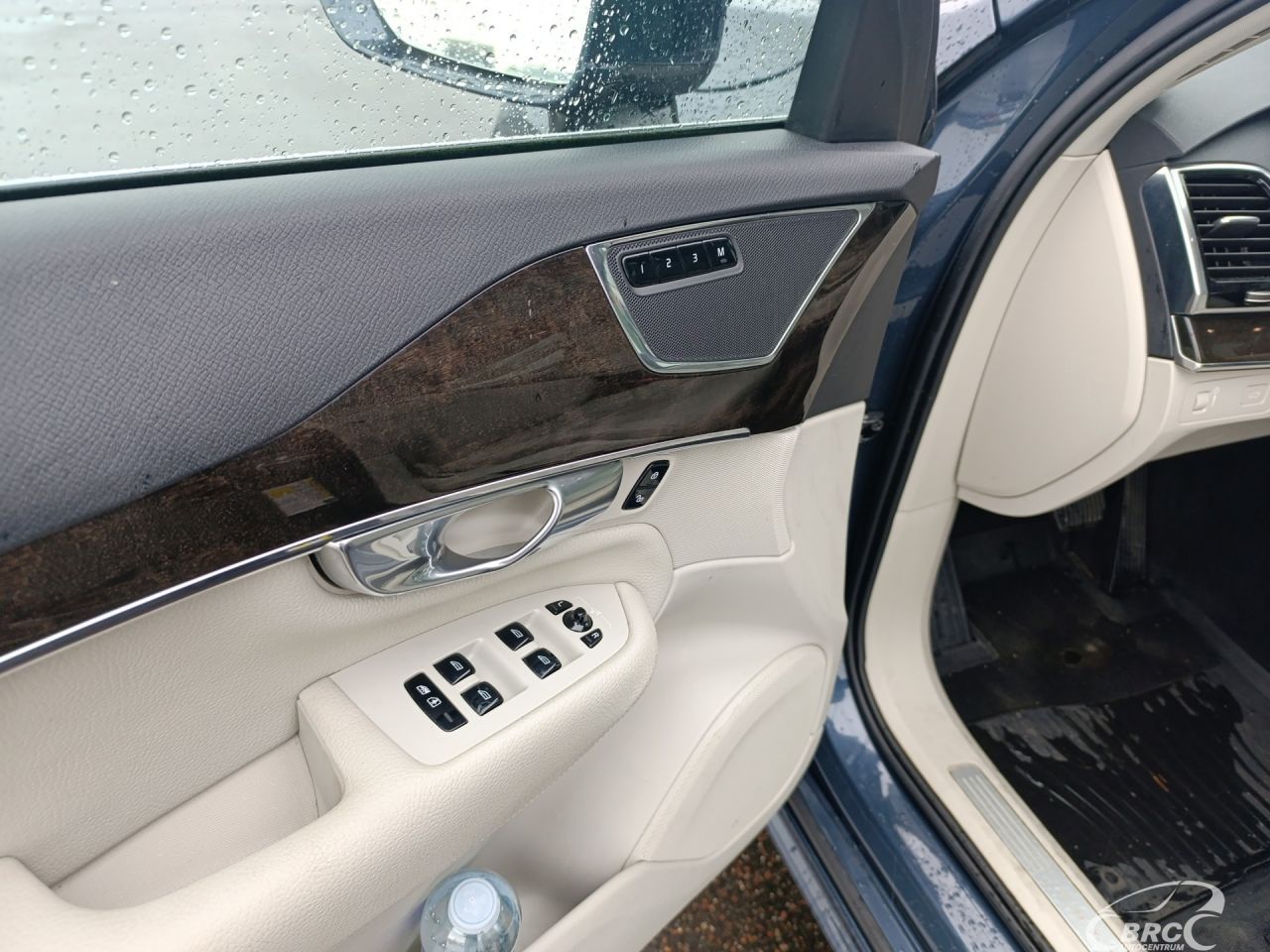Volvo XC90 | 23