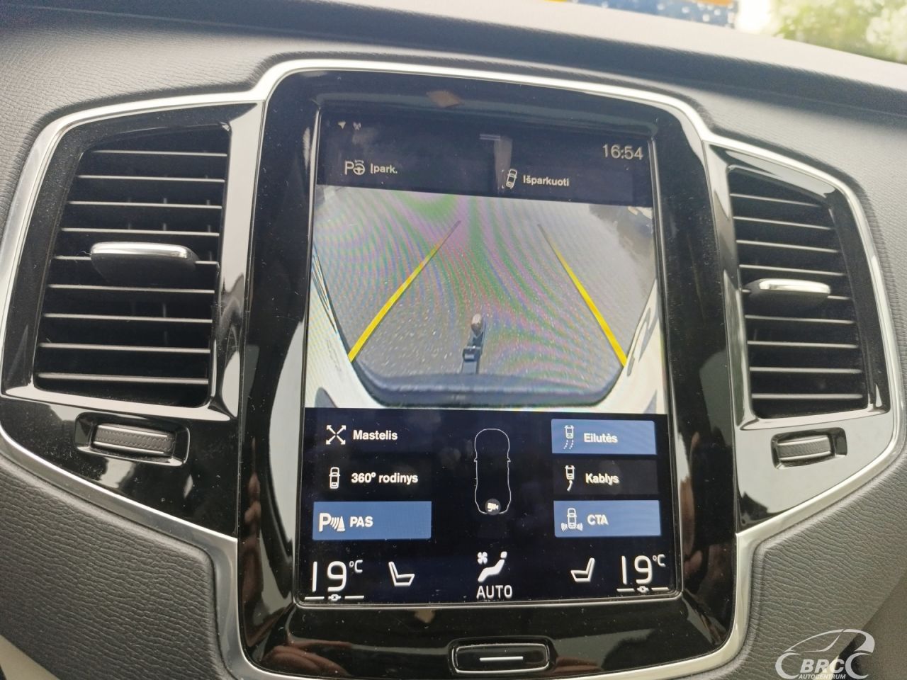 Volvo XC90 | 35