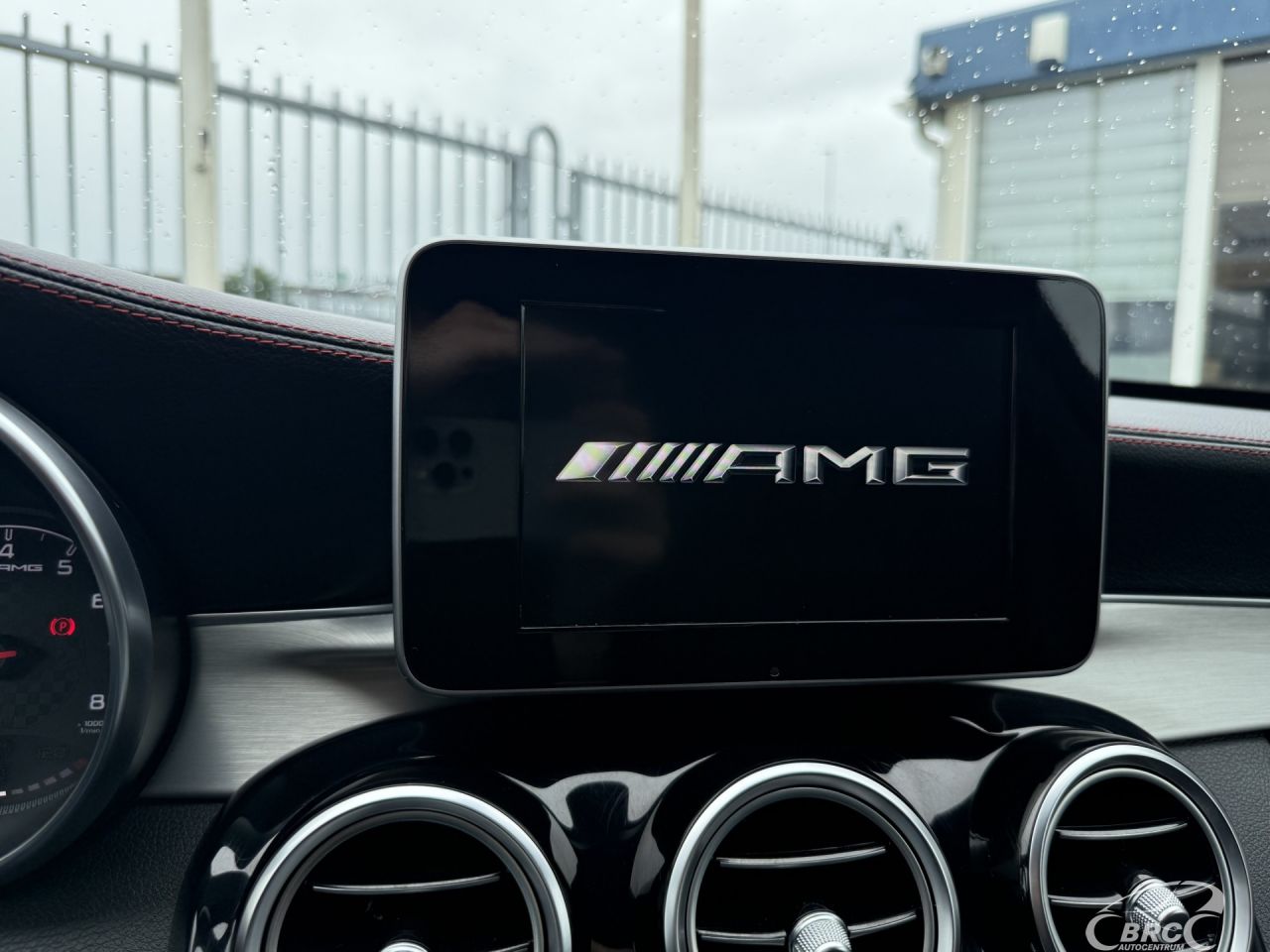 Mercedes-Benz C450 | 23