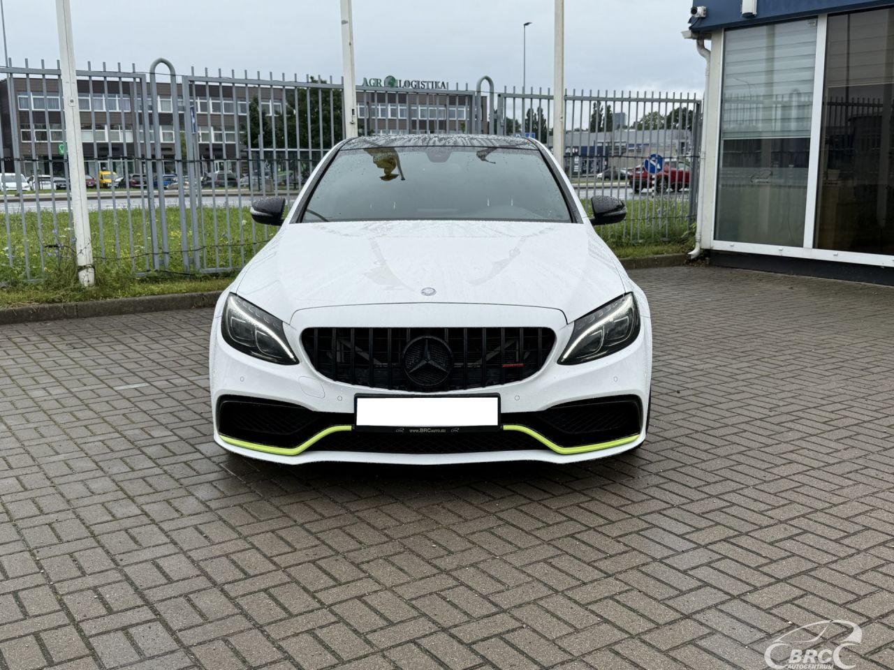 Mercedes-Benz C450 | 32