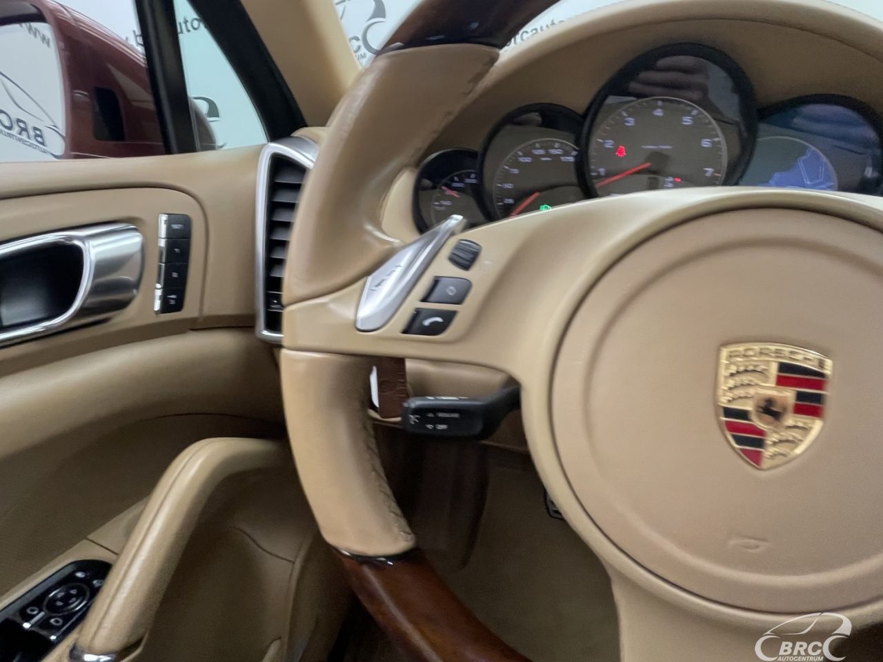 Porsche Cayenne | 32