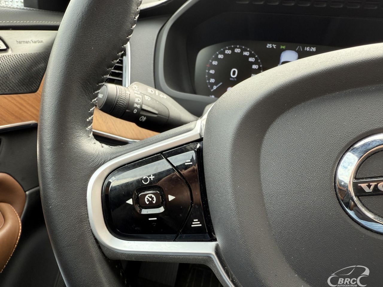 Volvo XC90 | 22