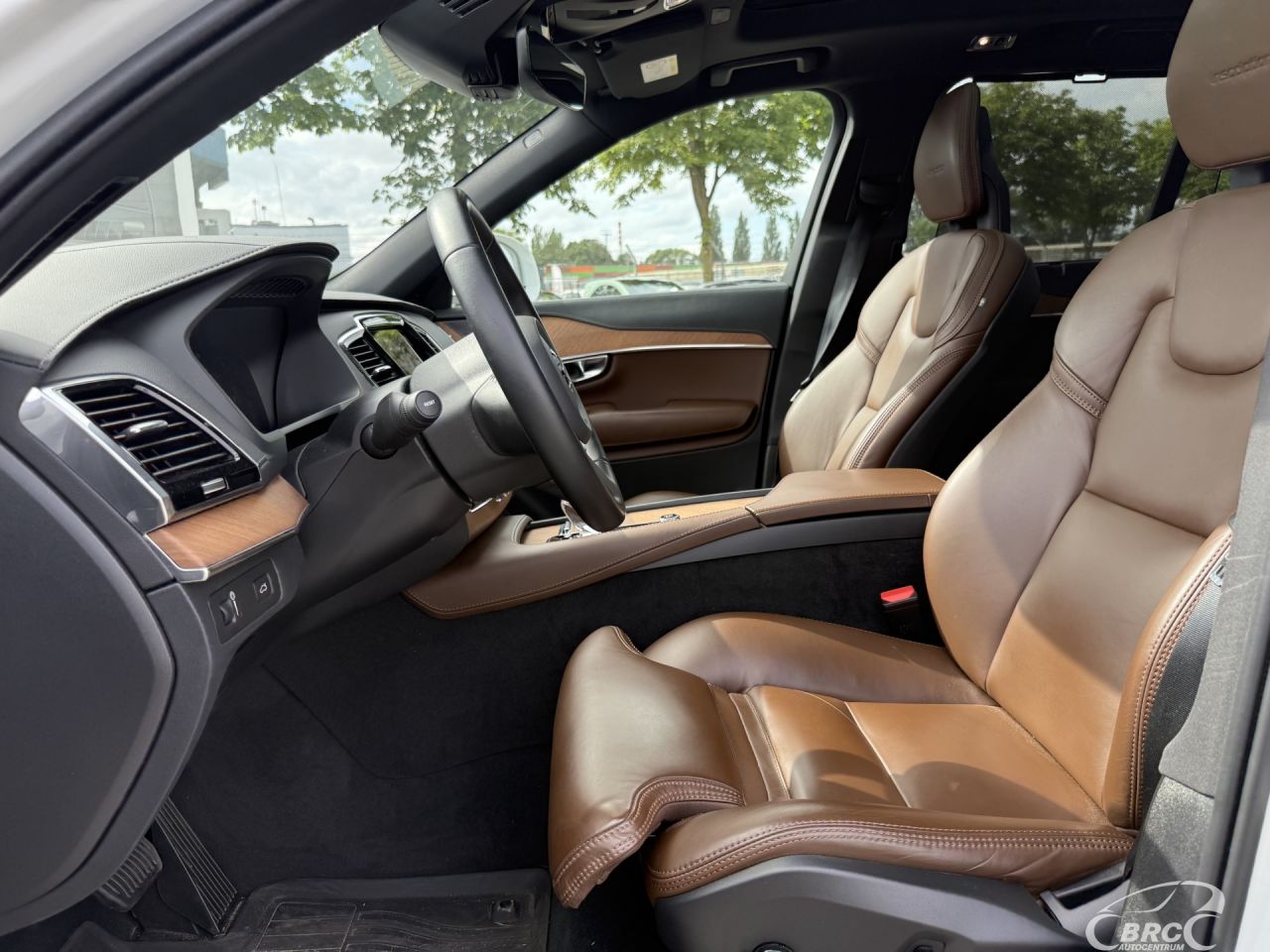 Volvo XC90 | 12