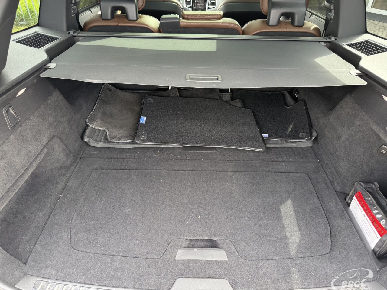 Volvo XC90 | 9