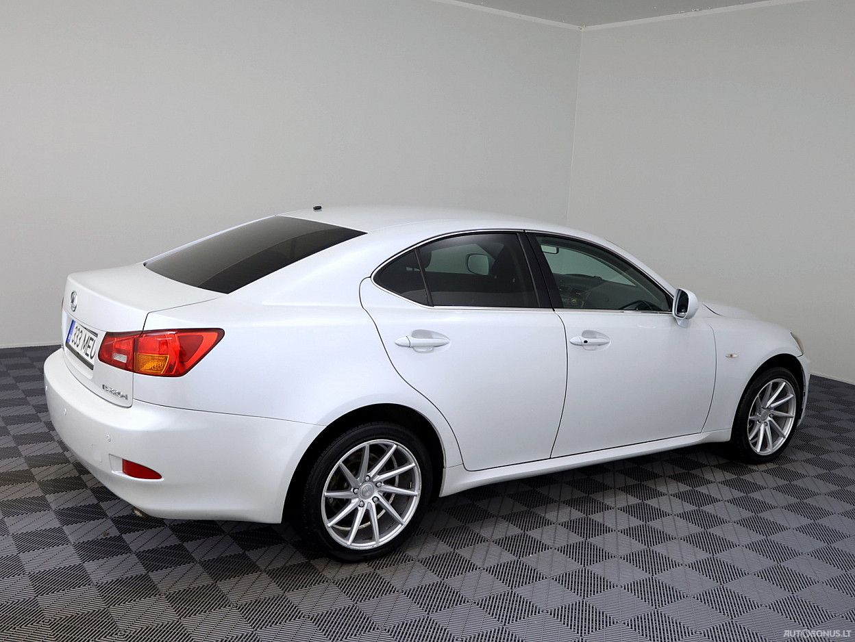 Lexus IS 220 | 2