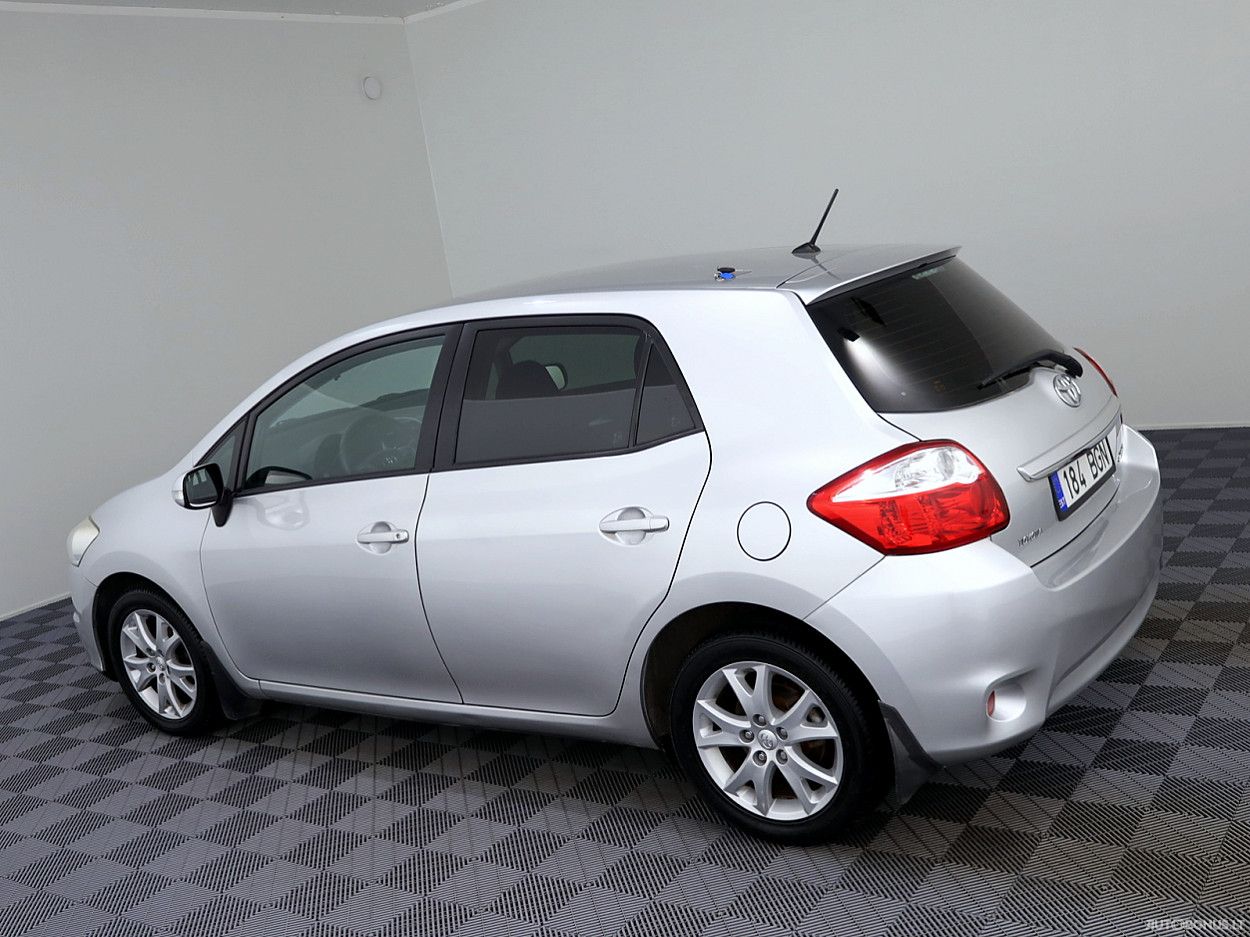 Toyota Auris | 3