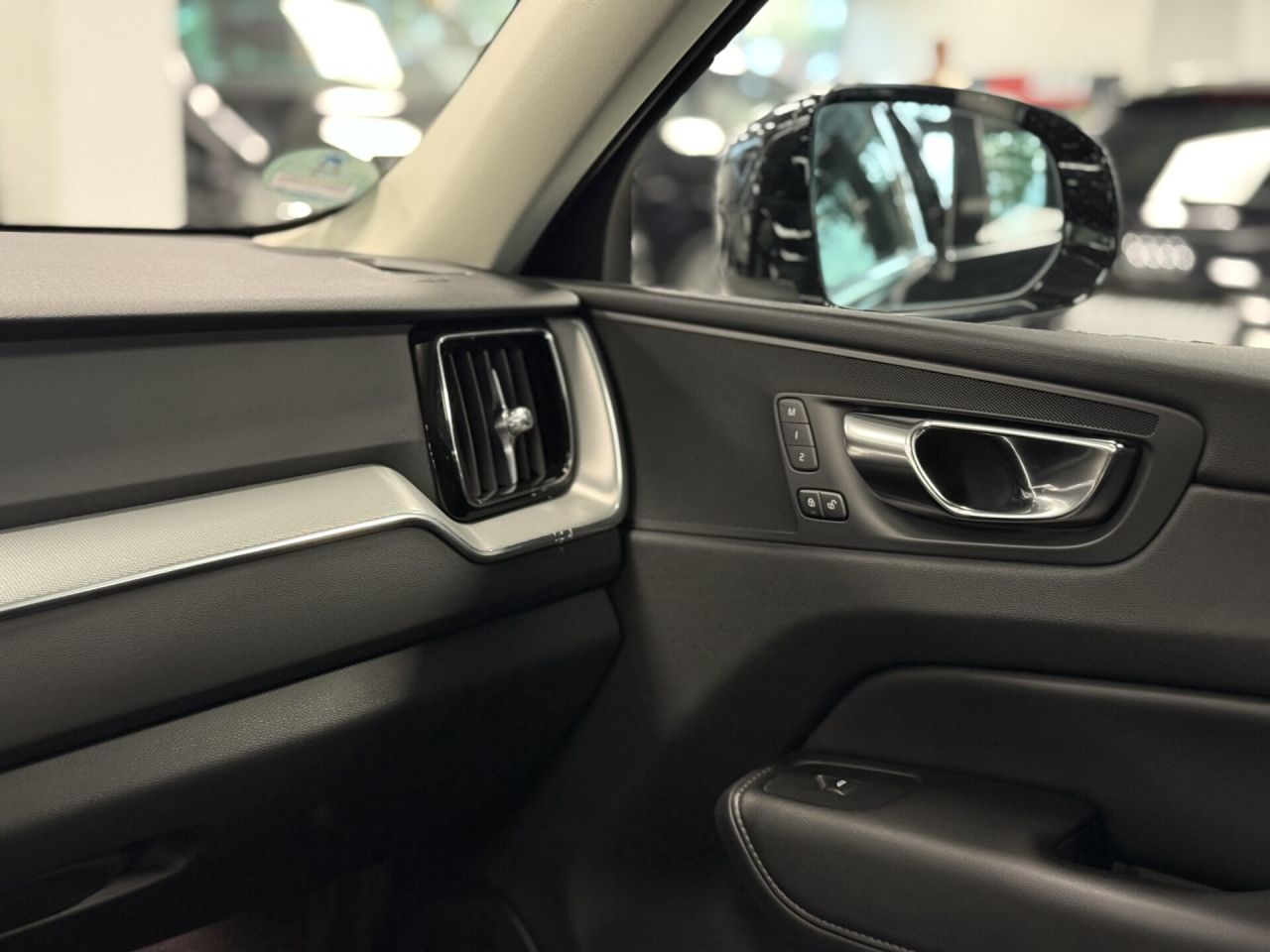 Volvo XC60 | 8
