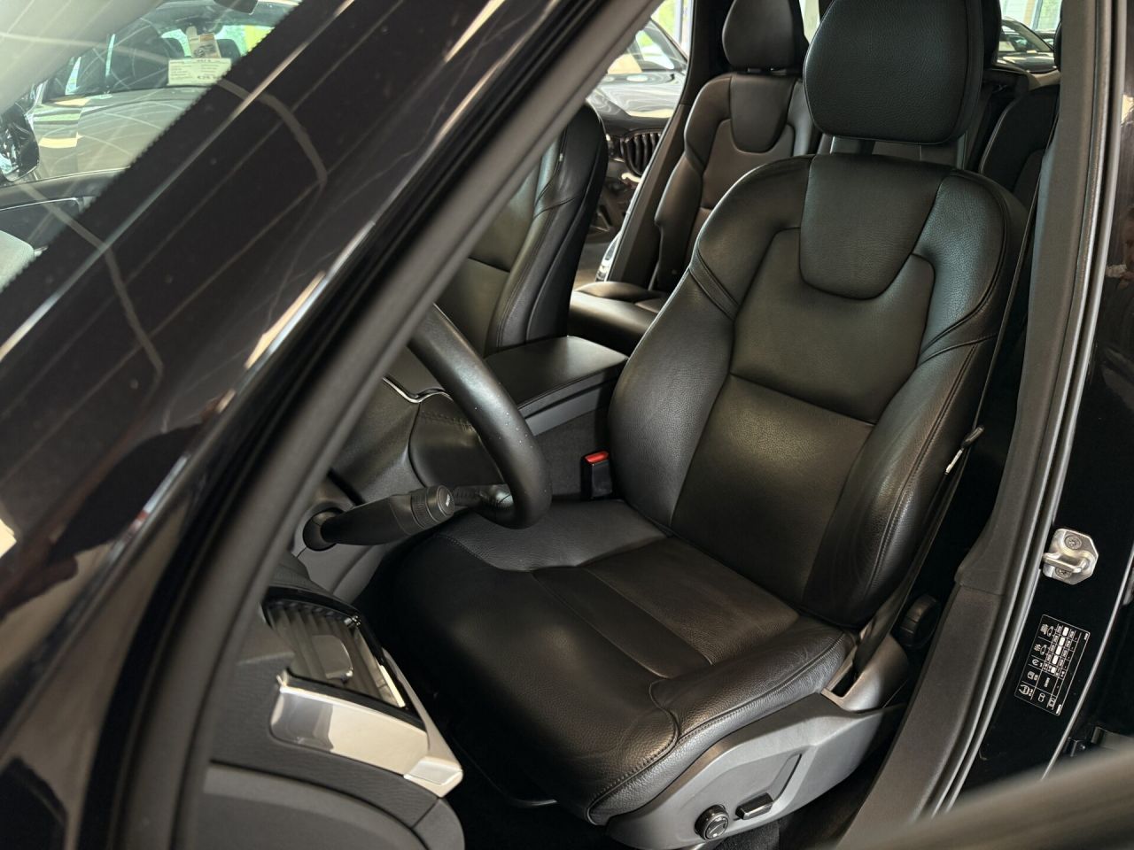Volvo XC90 | 12
