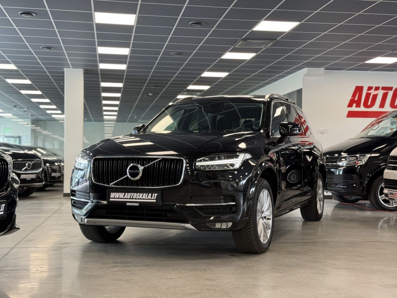 Volvo XC90 | 32