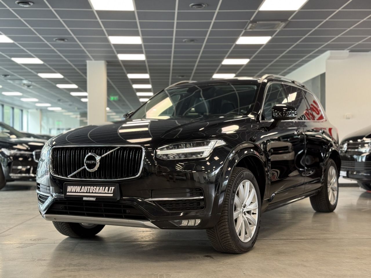 Volvo XC90 | 25