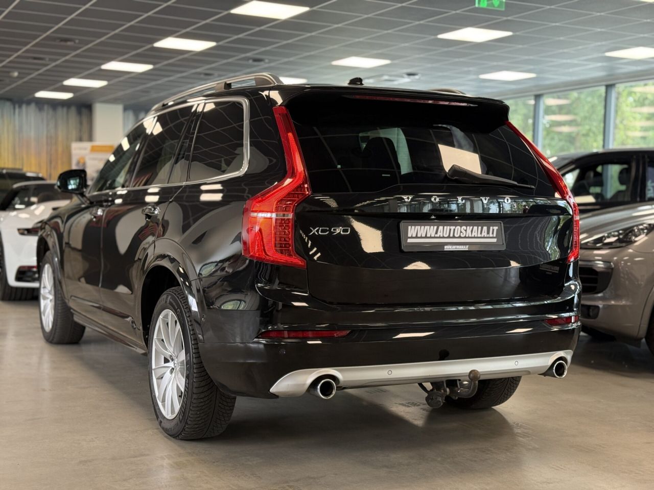 Volvo XC90 | 17