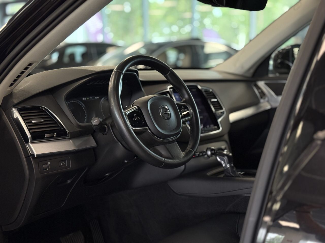 Volvo XC90 | 23