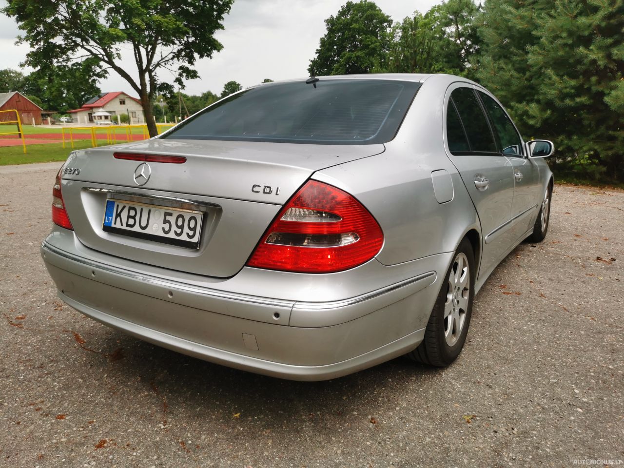 Mercedes-Benz E270, 2.7 l., Седан