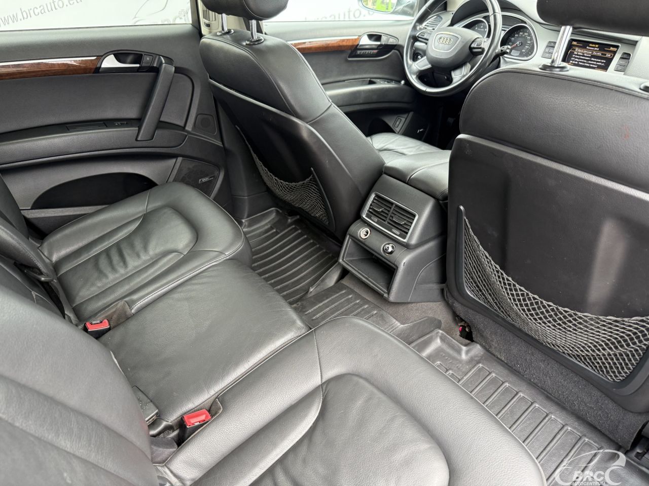 Audi Q7 | 10