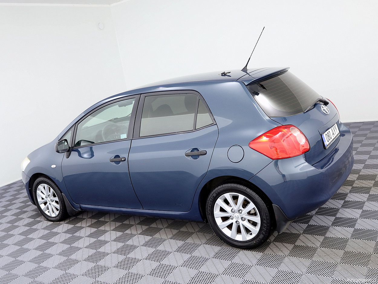 Toyota Auris | 3