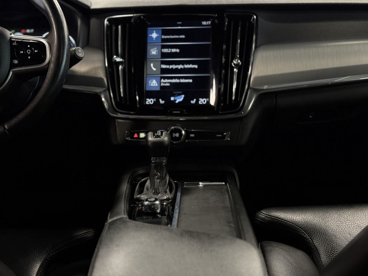 Volvo V90 | 33