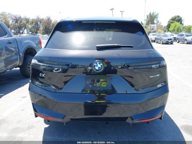 BMW iX | 15