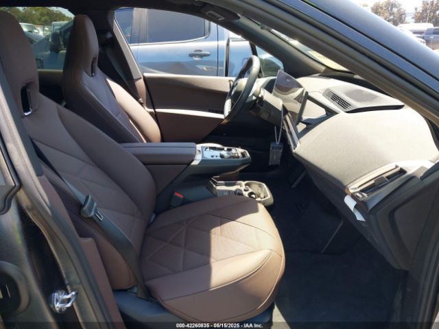BMW iX | 4
