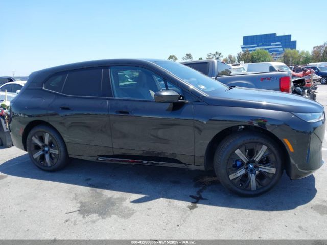 BMW iX | 12