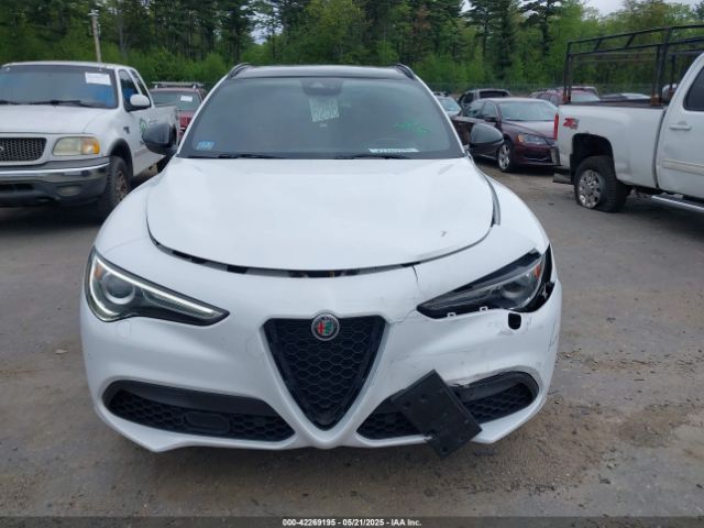 Alfa Romeo Stelvio | 5