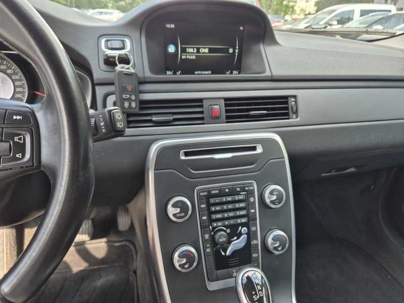 Volvo XC70 | 11