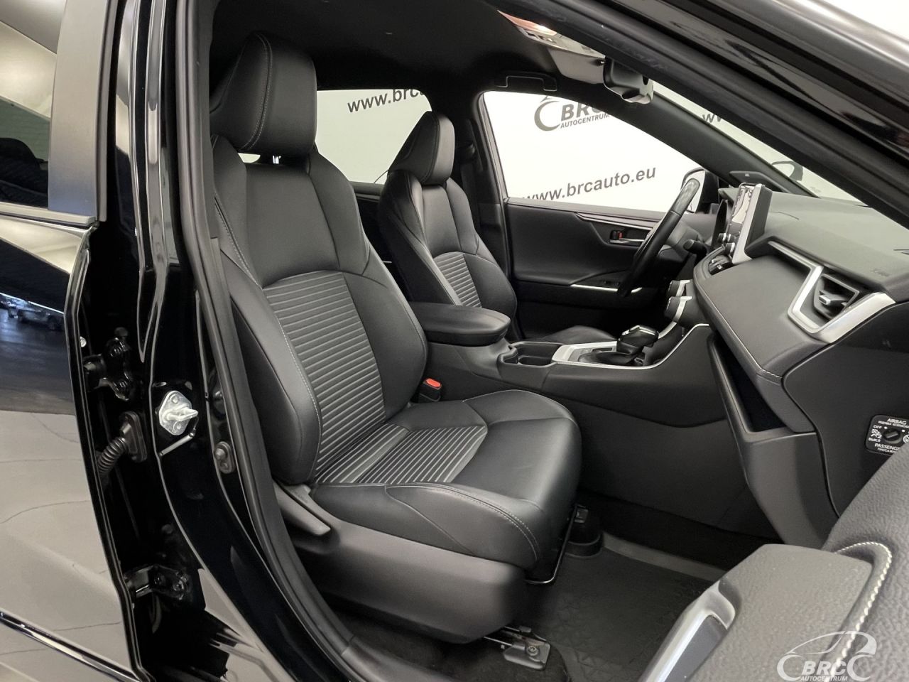 Toyota RAV4 | 6