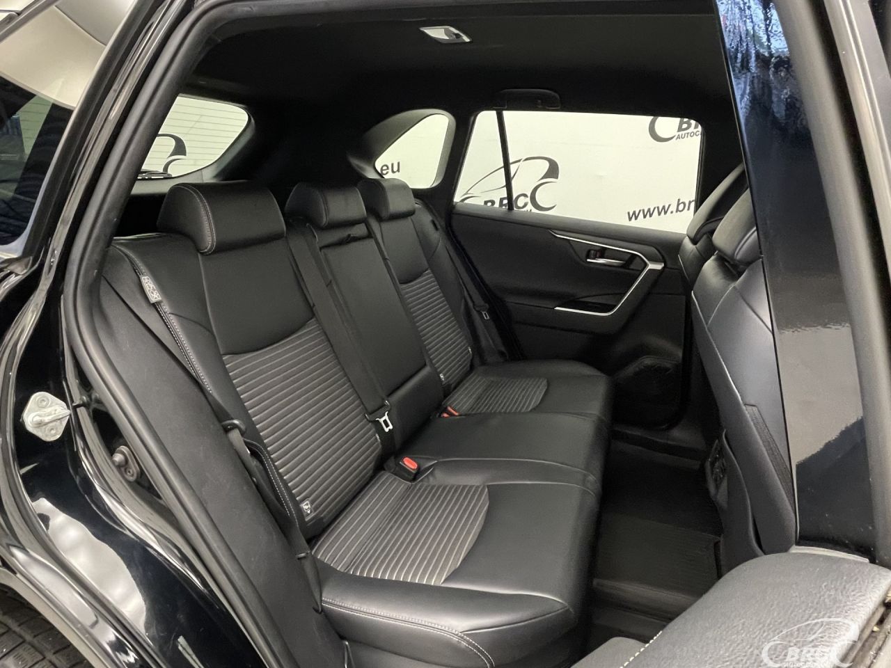 Toyota RAV4 | 12