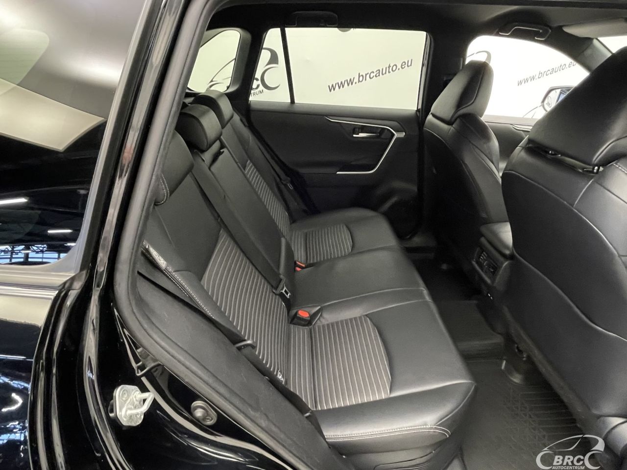 Toyota RAV4 | 11