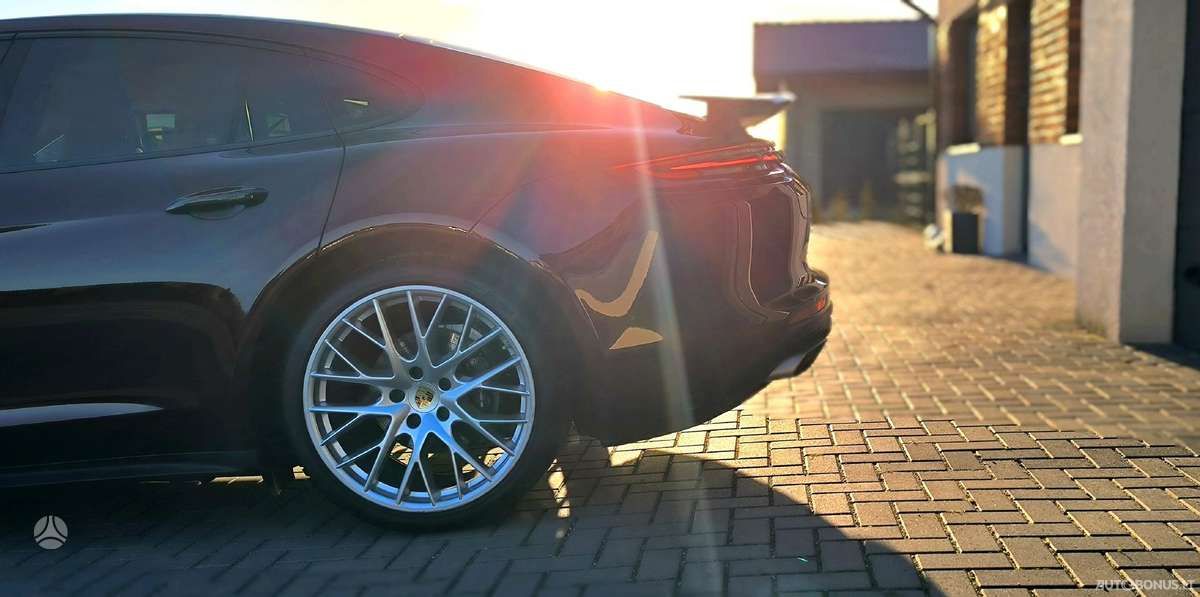 Porsche Panamera | 4