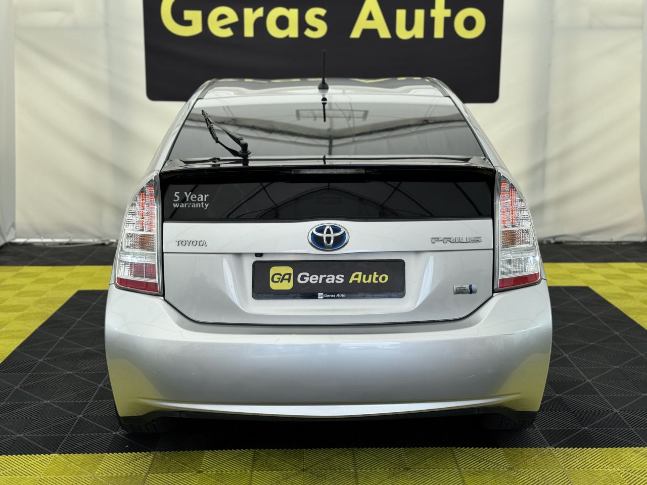 Toyota Prius | 4