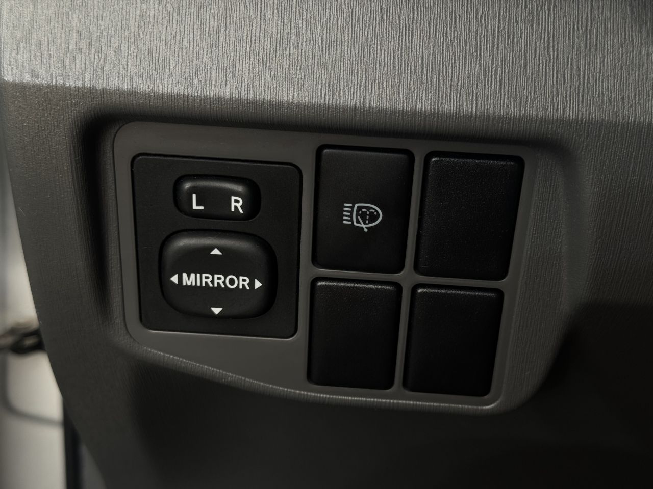 Toyota Prius | 17