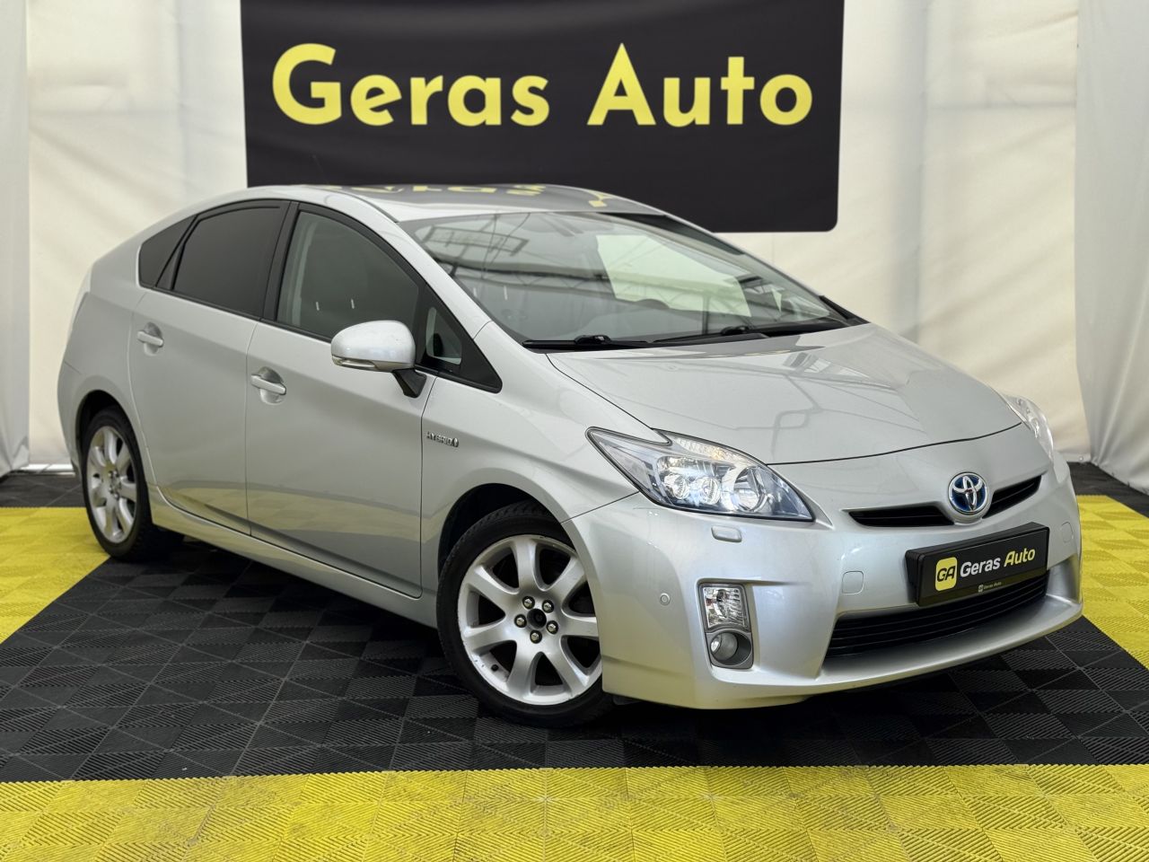 Toyota Prius | 2